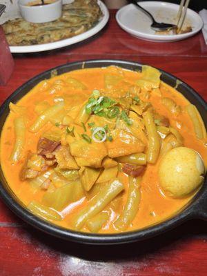 Rose Spicy Rice Cake