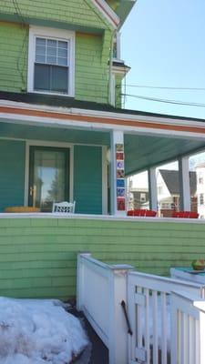 Side of the building. Artsy. (: