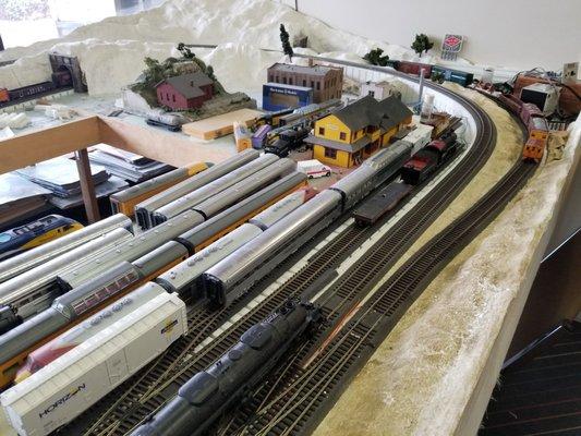 Beckers Model Railroad Supply