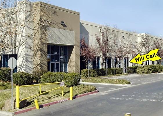 BHJ Bay City Screw & Bolt view from Atlantic Street. Will call entrance shown.