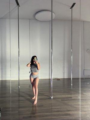 Oakland pole and dance