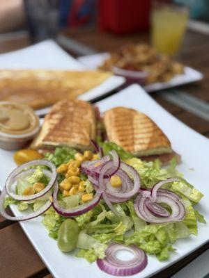 Le French Cafe