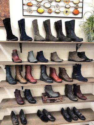 Specialized comfort / style shoes for women