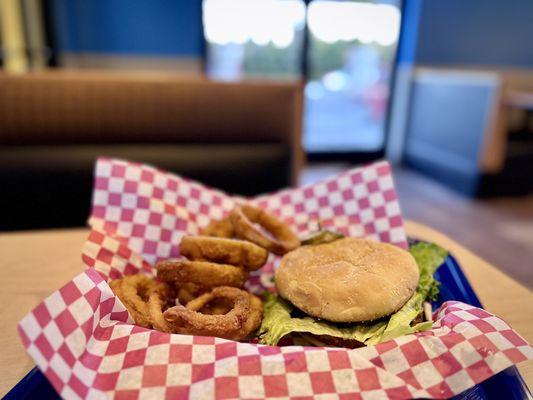 Black & Blue Burger, sub vegetarian patty, with onion rings