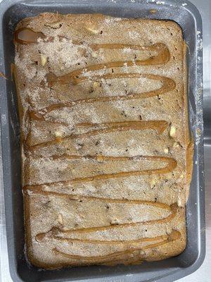 Sour cream apple cake