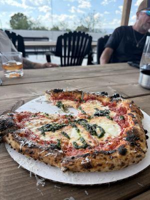 Margarita pizza
