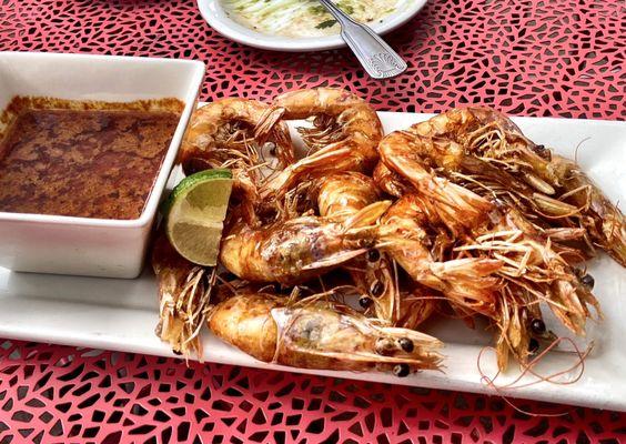 Pollos y Mariscos El Guero