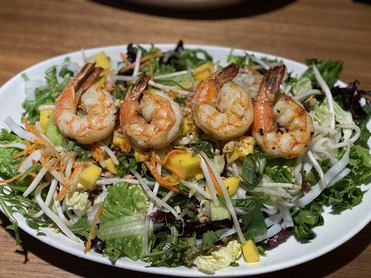 Asian noodle salad with prawns