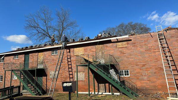 Licon Roofing Service