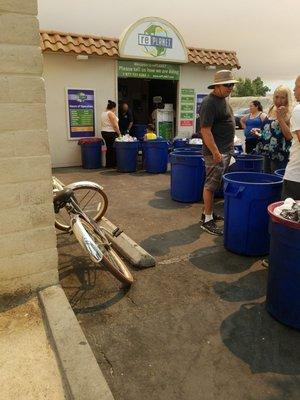 If your looking for a great place to recycle, you need to visit RePlanet on the right side of stater brothers! Totally worth it :)