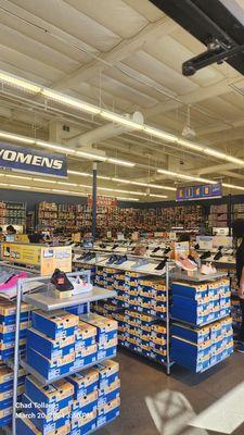 SKECHERS Warehouse Outlet
