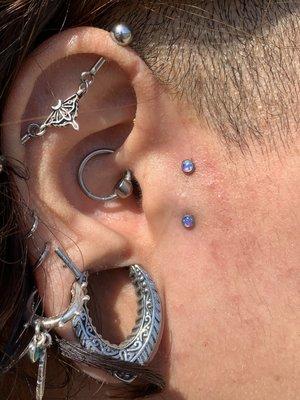 Surface Tragus