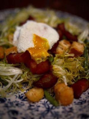 Frisée Aux Lardons
