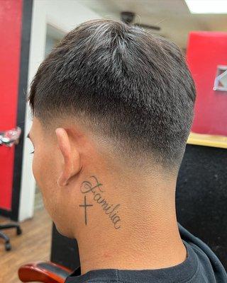 Con Estilo Salón & Barbería