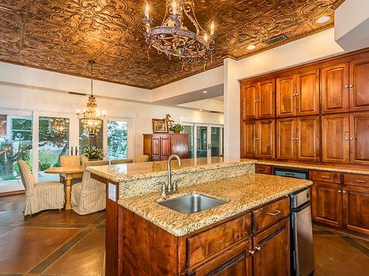 (#2 lake House) on Skylar lane Fully stocked Kitchen /Dining room with copper ceiling, wine refrigerator, stainless appliances.