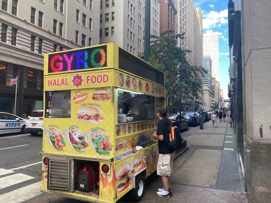 36th And 7th Halal Cart