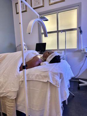 Our client relaxing while a mask processes.