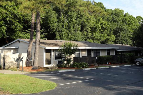 Davis Gardens Apartments