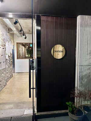 This is actually Pomme, not Bar Pomme.