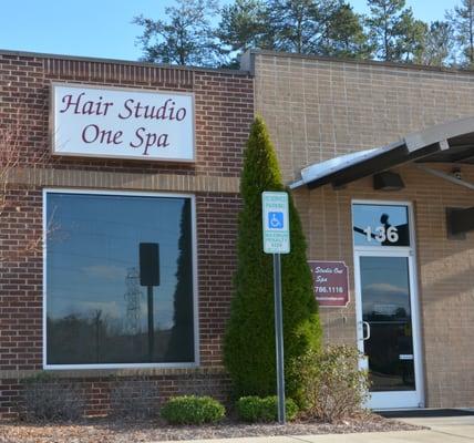 Moon Robbin Hair Studio One