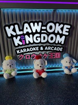 Klaw-Oke Kingdom Pearland Claw machine arcade and private karaoke rooms!