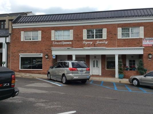 Easy access in Birmingham with handicap accessibility.