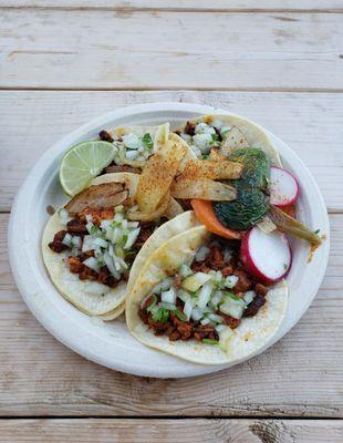 Taqueria El Tigre: chicken and chorizo tacos