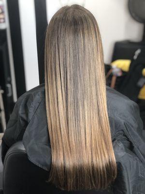 Full heavy  highlight on natural brunette for blended sun kissed finish