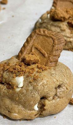 White Chocolate Chip Biscoff Cookies