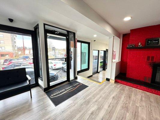 Welcome to Next Level Motors! 
A proud latino-owned used car dealership located in Malden-MA!