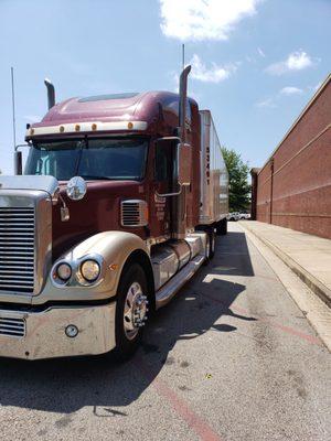 They keep us ROLLING. You need a teammate when you pull time sensitive freight. Can't afford excessive down time.