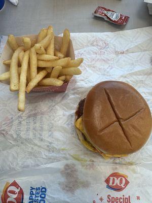 Cheeseburger meal