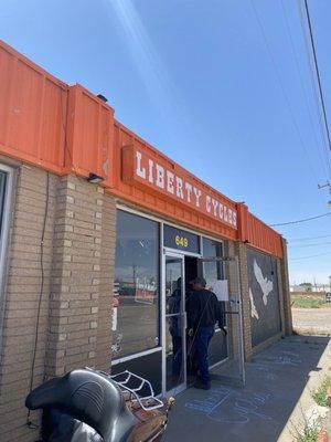 Great shop with service!