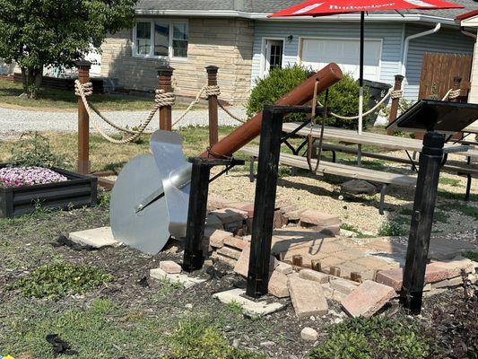 You need a very large pizza to use this cutter on