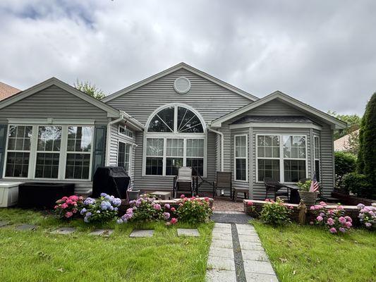 House wash and window cleaning