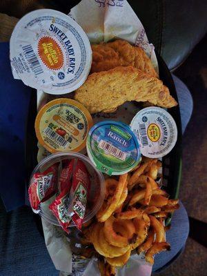 Chicken finger basket w/curly fries