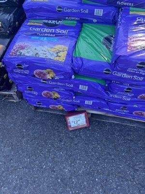 Brand name potting soil