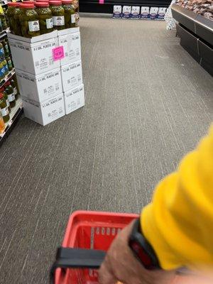 Never been to a grocery store before that has carpet throughout O-o