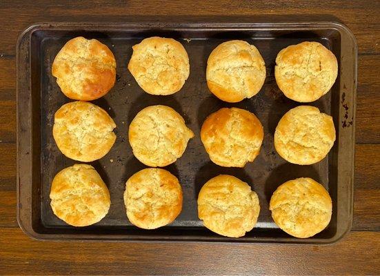 Tasty Dinner Rolls - perfect to soak up all gravy left on your plate!
