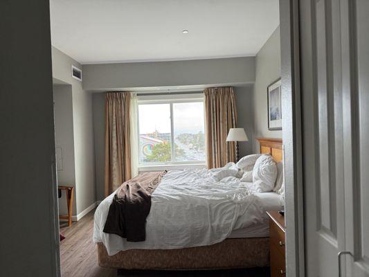 Rivertide Suites Hotel