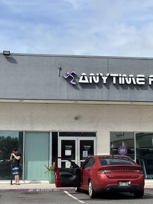 Anytime fitness representative, smoking but not available for our appointment