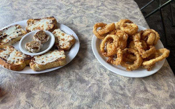 Roasted garlic w/ cheese toast and onion rings