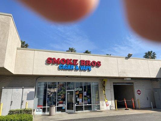 Smoke Bros Cigar & Vape