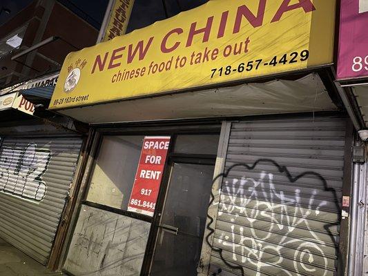 This place is a scam! I WALKED THERE AND THERE IS A CLOSED WITH A "FOR RENT" SIGN IN THE WINDOW!