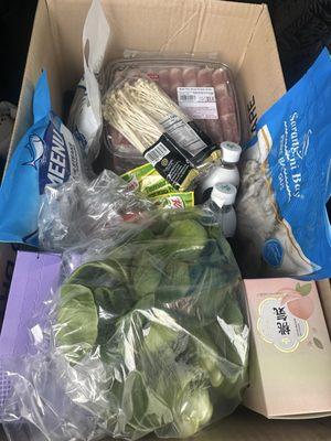 Groceries ranging from filipino staples to Korean extra's