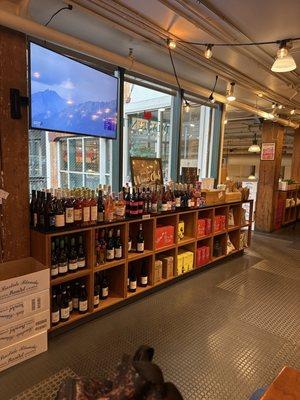 DeLaurenti Food & Wine