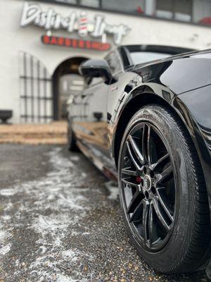 Splashy Wavy Luxury Detailing