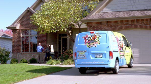 Bone-A-Patreat offers free local delivery.