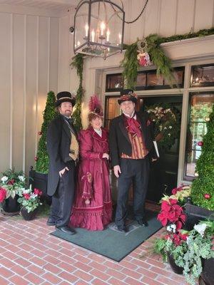 Old Fashioned Carolers