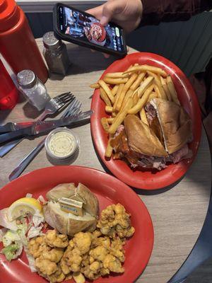 8oz roast beef sandwich and fried clams